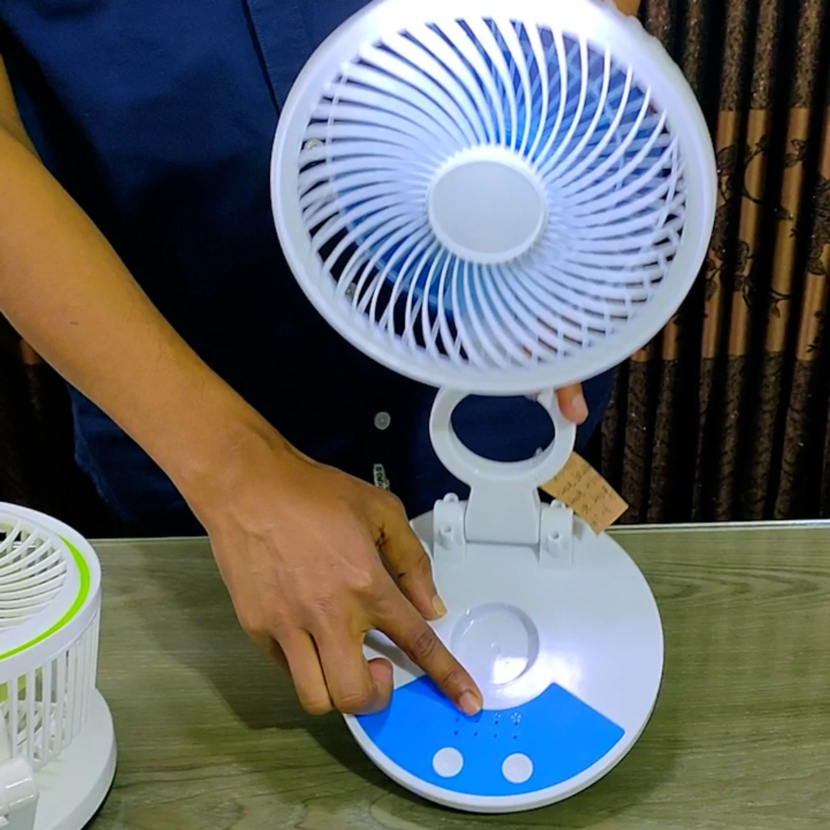 RECHARGEABLE TABLE FAN WITH LED LIGHT - Image 7