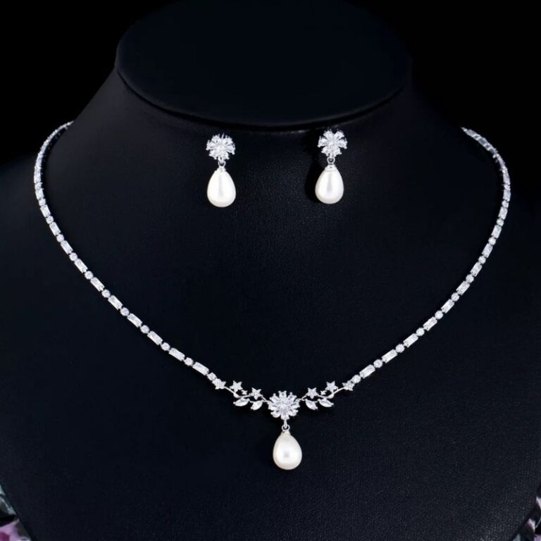 Pearl clavicle chain necklace and earrings set with Korean-style micro zircon design